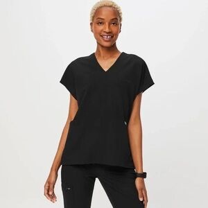 FIGS Scrub SET Black Estrella Top and Kade Cargo Bottoms XS